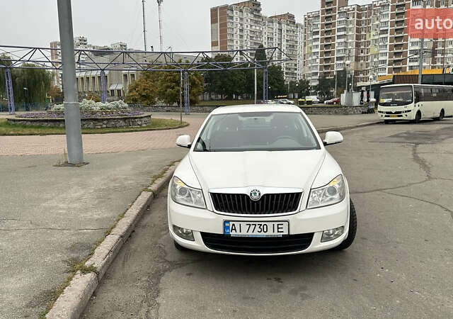 Білий Шкода Октавія, об'ємом двигуна 1.9 л та пробігом 306 тис. км за 7200 $, фото 1 на Automoto.ua