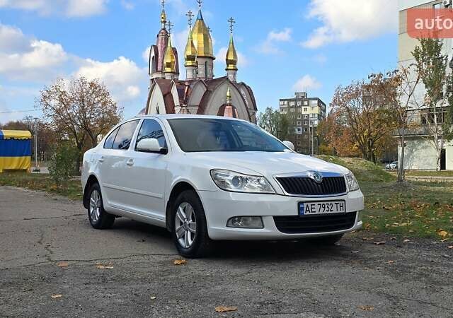 Білий Шкода Октавія, об'ємом двигуна 1.97 л та пробігом 180 тис. км за 8700 $, фото 1 на Automoto.ua