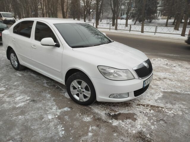 Белый Шкода Октавия, объемом двигателя 1.8 л и пробегом 231 тыс. км за 6800 $, фото 1 на Automoto.ua