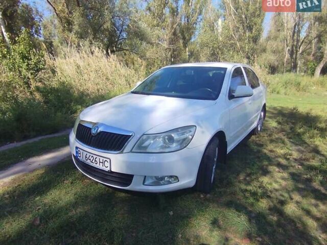 Білий Шкода Октавія, об'ємом двигуна 1.6 л та пробігом 239 тис. км за 9500 $, фото 1 на Automoto.ua