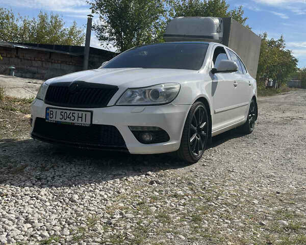 Шкода Октавия 2012 в Днепре (Днепропетровске) на Automoto.ua Белый Шкода Октавия, объемом двигателя 1.8 л и пробегом 225 тыс. км за 9000 $, фото 1 на Automoto.ua