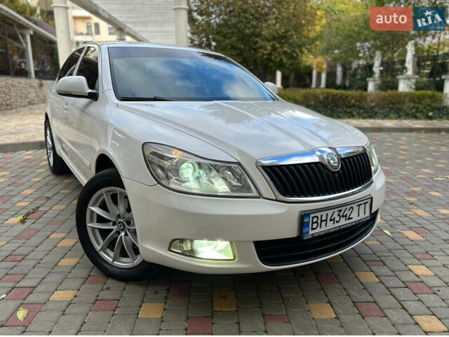 Шкода Октавия 2012 в Одессе на Automoto.ua Белый Шкода Октавия, объемом двигателя 1.97 л и пробегом 314 тыс. км за 9700 $, фото 1 на Automoto.ua