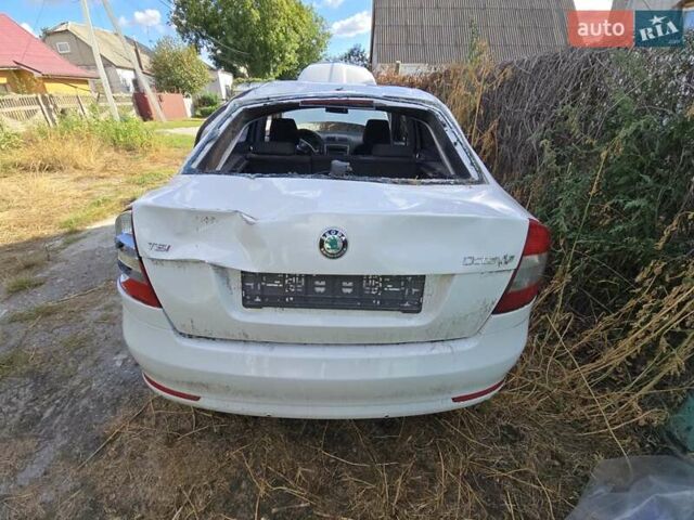 Белый Шкода Октавия, объемом двигателя 1.8 л и пробегом 176 тыс. км за 4500 $, фото 1 на Automoto.ua