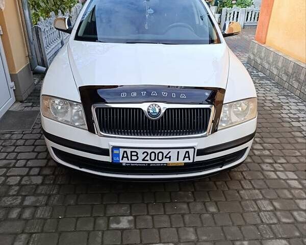Білий Шкода Октавія, об'ємом двигуна 1.6 л та пробігом 285 тис. км за 7950 $, фото 1 на Automoto.ua