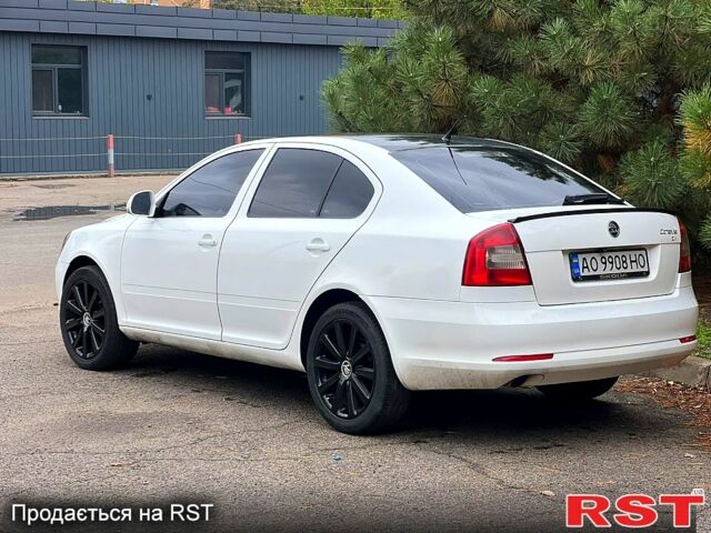 Білий Шкода Октавія, об'ємом двигуна 1.6 л та пробігом 218 тис. км за 7500 $, фото 1 на Automoto.ua