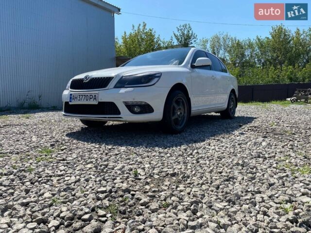 Білий Шкода Октавія, об'ємом двигуна 1.8 л та пробігом 103 тис. км за 8000 $, фото 1 на Automoto.ua