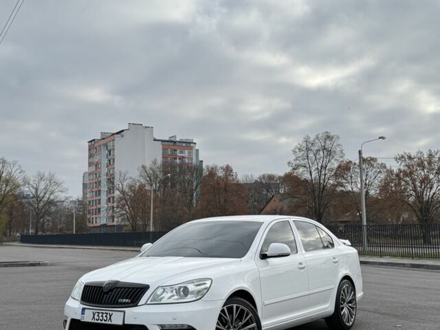 Білий Шкода Октавія, об'ємом двигуна 2 л та пробігом 202 тис. км за 11200 $, фото 1 на Automoto.ua