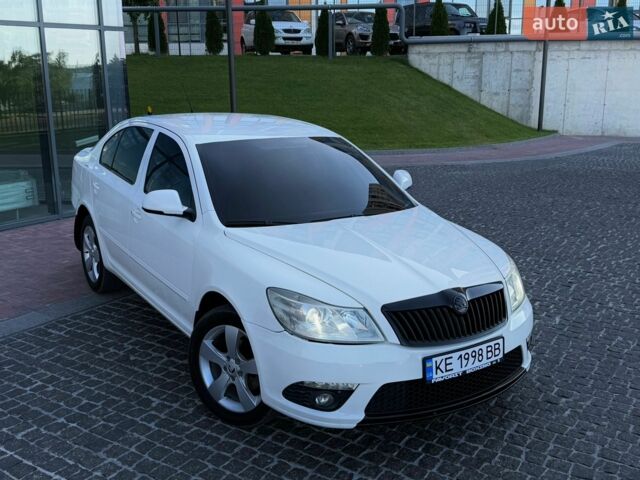 Білий Шкода Октавія, об'ємом двигуна 1.8 л та пробігом 240 тис. км за 7600 $, фото 1 на Automoto.ua