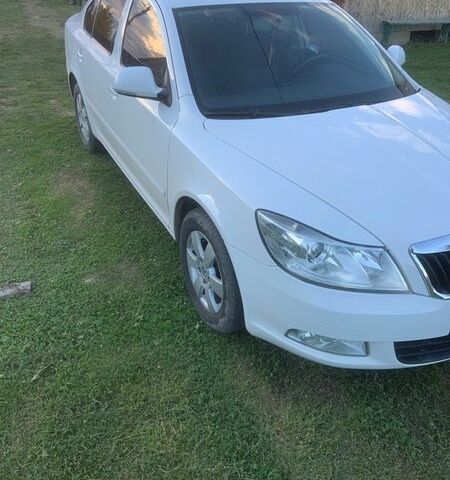 Белый Шкода Октавия, объемом двигателя 1.6 л и пробегом 335 тыс. км за 7500 $, фото 1 на Automoto.ua