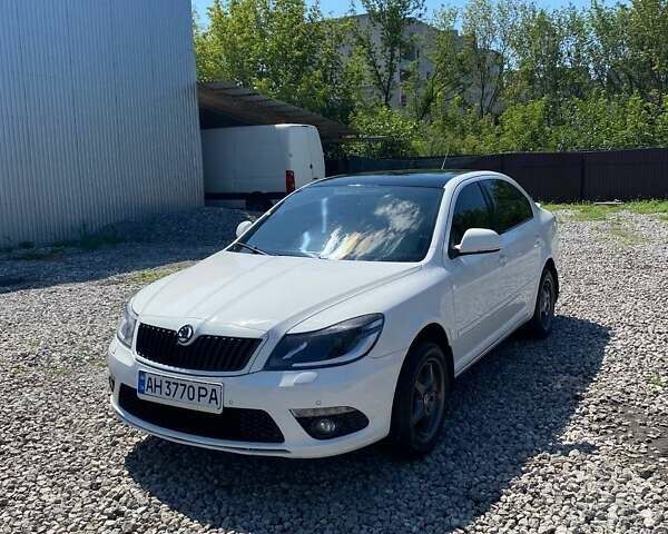 Білий Шкода Октавія, об'ємом двигуна 1.8 л та пробігом 103 тис. км за 8500 $, фото 1 на Automoto.ua