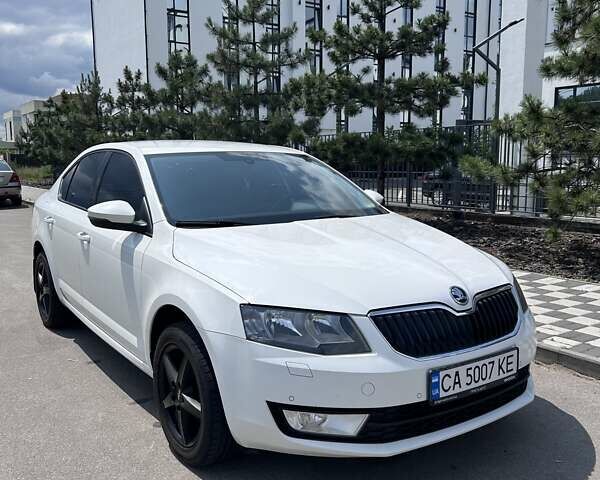 Белый Шкода Октавия, объемом двигателя 1.4 л и пробегом 205 тыс. км за 11000 $, фото 1 на Automoto.ua
