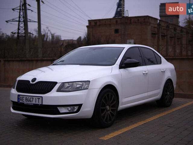 Белый Шкода Октавия, объемом двигателя 1.4 л и пробегом 254 тыс. км за 10500 $, фото 1 на Automoto.ua
