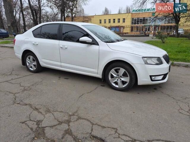 Білий Шкода Октавія, об'ємом двигуна 1.8 л та пробігом 250 тис. км за 9999 $, фото 1 на Automoto.ua
