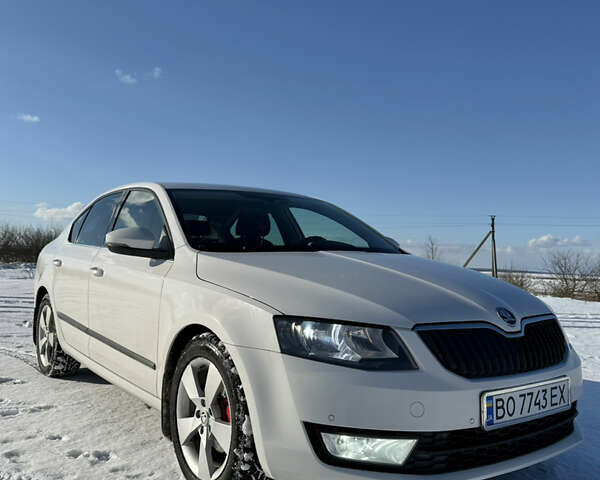 Білий Шкода Октавія, об'ємом двигуна 1.6 л та пробігом 230 тис. км за 10400 $, фото 1 на Automoto.ua