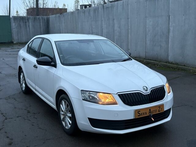 Белый Шкода Октавия, объемом двигателя 1.2 л и пробегом 122 тыс. км за 4300 $, фото 1 на Automoto.ua
