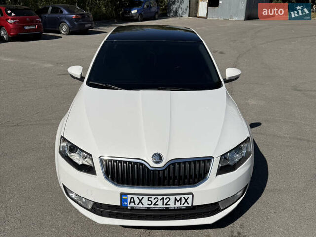 Белый Шкода Октавия, объемом двигателя 1.8 л и пробегом 194 тыс. км за 12000 $, фото 1 на Automoto.ua