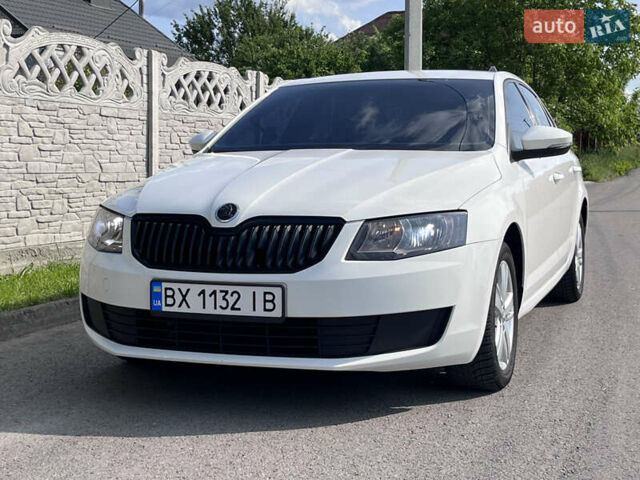 Белый Шкода Октавия, объемом двигателя 1.6 л и пробегом 242 тыс. км за 8750 $, фото 1 на Automoto.ua