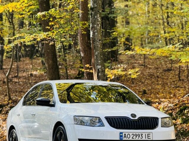 Белый Шкода Октавия, объемом двигателя 1.6 л и пробегом 227 тыс. км за 9100 $, фото 1 на Automoto.ua