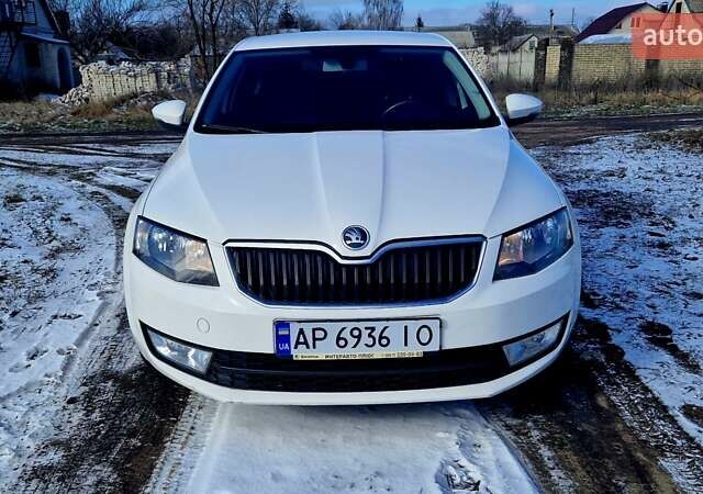 Білий Шкода Октавія, об'ємом двигуна 1.4 л та пробігом 200 тис. км за 12000 $, фото 1 на Automoto.ua