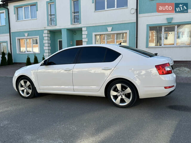 Білий Шкода Октавія, об'ємом двигуна 1.6 л та пробігом 180 тис. км за 11200 $, фото 1 на Automoto.ua