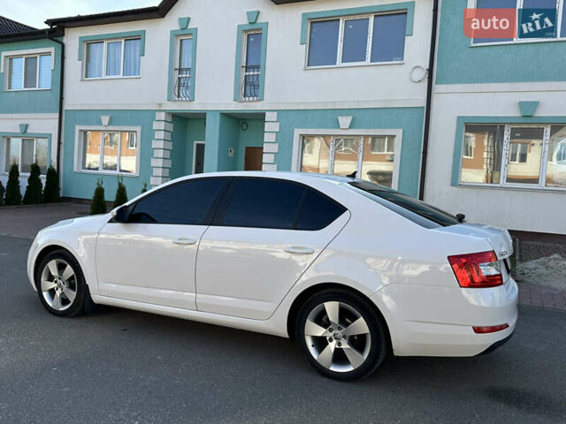 Белый Шкода Октавия, объемом двигателя 1.6 л и пробегом 183 тыс. км за 10300 $, фото 1 на Automoto.ua