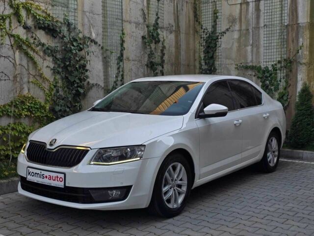 Белый Шкода Октавия, объемом двигателя 2 л и пробегом 328 тыс. км за 11499 $, фото 1 на Automoto.ua
