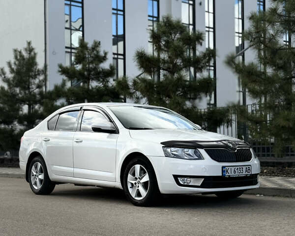 Белый Шкода Октавия, объемом двигателя 1.4 л и пробегом 130 тыс. км за 10000 $, фото 1 на Automoto.ua