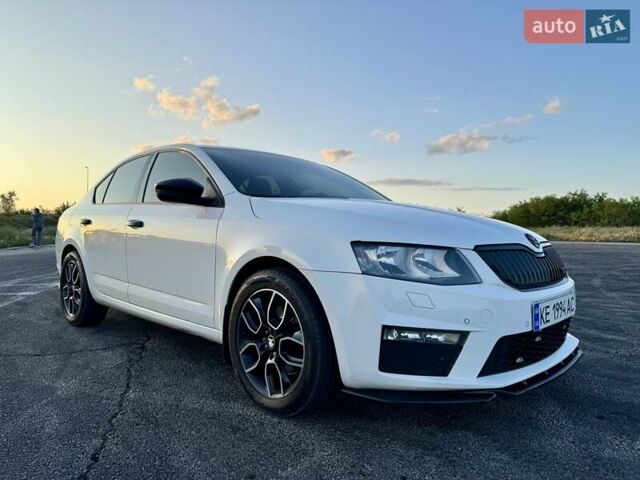 Шкода Октавия 2014 в Днепре (Днепропетровске) на Automoto.ua Белый Шкода Октавия, объемом двигателя 1.8 л и пробегом 230 тыс. км за 12000 $, фото 1 на Automoto.ua