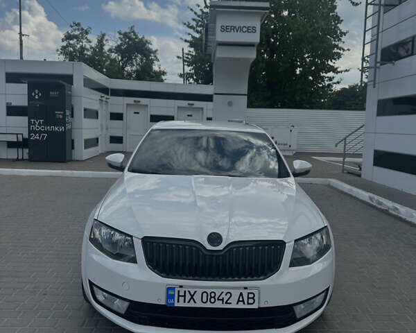 Белый Шкода Октавия, объемом двигателя 1.6 л и пробегом 285 тыс. км за 11700 $, фото 1 на Automoto.ua