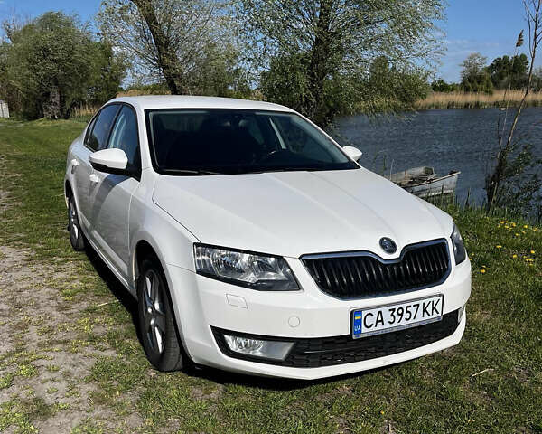 Белый Шкода Октавия, объемом двигателя 1.2 л и пробегом 178 тыс. км за 9850 $, фото 1 на Automoto.ua
