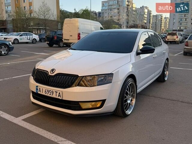 Белый Шкода Октавия, объемом двигателя 1.8 л и пробегом 187 тыс. км за 11800 $, фото 1 на Automoto.ua