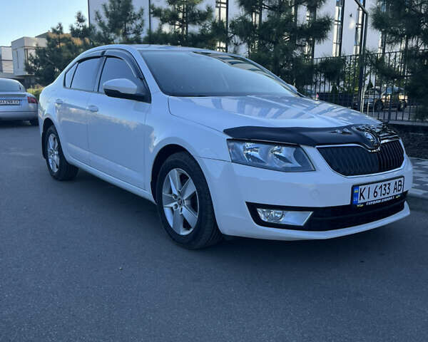Белый Шкода Октавия, объемом двигателя 1.4 л и пробегом 127 тыс. км за 10900 $, фото 1 на Automoto.ua