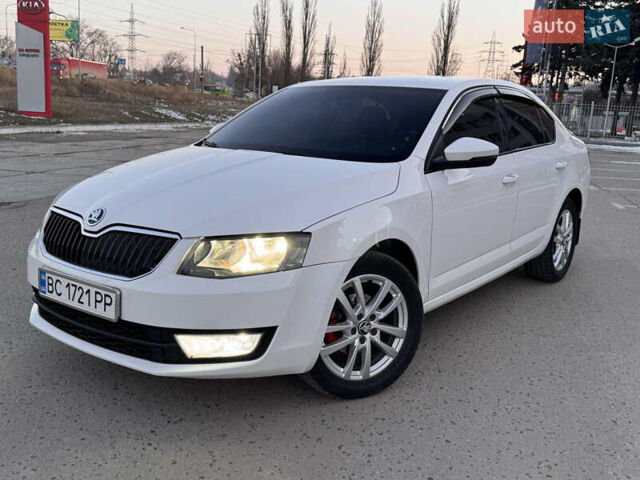 Белый Шкода Октавия, объемом двигателя 1.6 л и пробегом 280 тыс. км за 9000 $, фото 1 на Automoto.ua