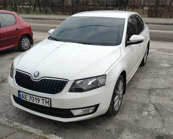 Белый Шкода Октавия, объемом двигателя 1.8 л и пробегом 130 тыс. км за 10599 $, фото 1 на Automoto.ua