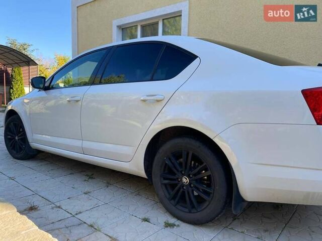 Белый Шкода Октавия, объемом двигателя 1.2 л и пробегом 162 тыс. км за 8900 $, фото 1 на Automoto.ua