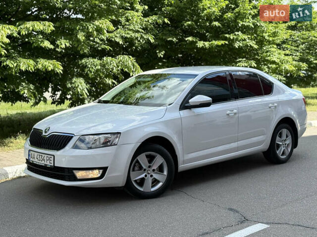 Білий Шкода Октавія, об'ємом двигуна 1.4 л та пробігом 210 тис. км за 11999 $, фото 1 на Automoto.ua