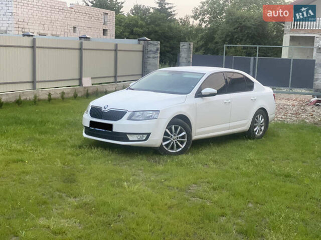 Белый Шкода Октавия, объемом двигателя 1.97 л и пробегом 215 тыс. км за 16300 $, фото 1 на Automoto.ua