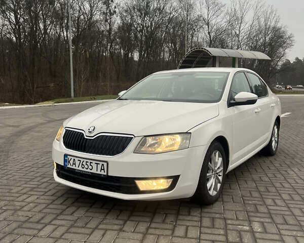 Белый Шкода Октавия, объемом двигателя 1.6 л и пробегом 350 тыс. км за 10600 $, фото 1 на Automoto.ua