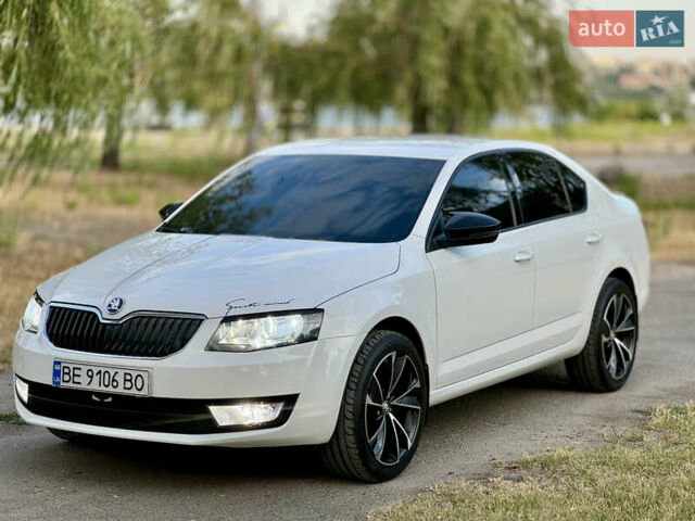 Білий Шкода Октавія, об'ємом двигуна 1.8 л та пробігом 220 тис. км за 12999 $, фото 1 на Automoto.ua