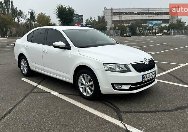 Белый Шкода Октавия, объемом двигателя 1.4 л и пробегом 201 тыс. км за 12500 $, фото 1 на Automoto.ua