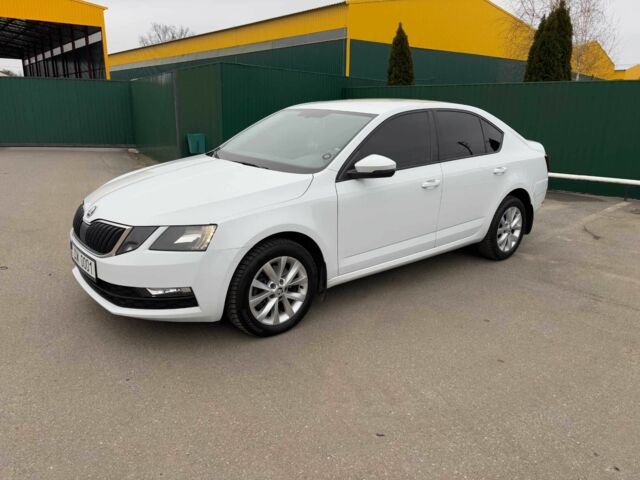 Белый Шкода Октавия, объемом двигателя 2 л и пробегом 212 тыс. км за 13500 $, фото 1 на Automoto.ua