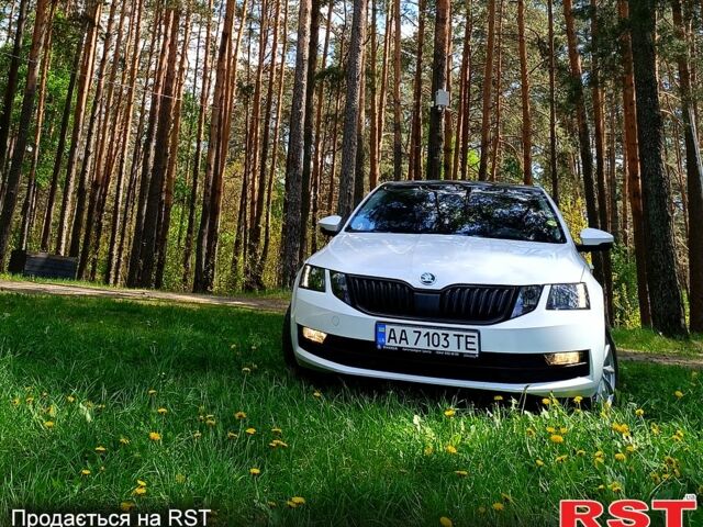 Білий Шкода Октавія, об'ємом двигуна 1.8 л та пробігом 124 тис. км за 16800 $, фото 1 на Automoto.ua