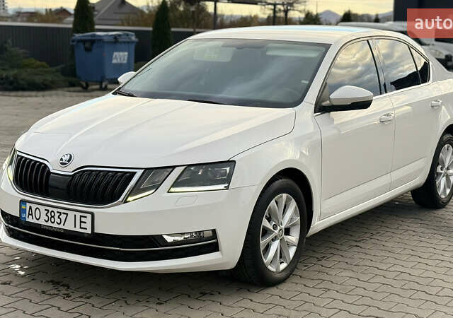 Білий Шкода Октавія, об'ємом двигуна 1.6 л та пробігом 260 тис. км за 13950 $, фото 1 на Automoto.ua