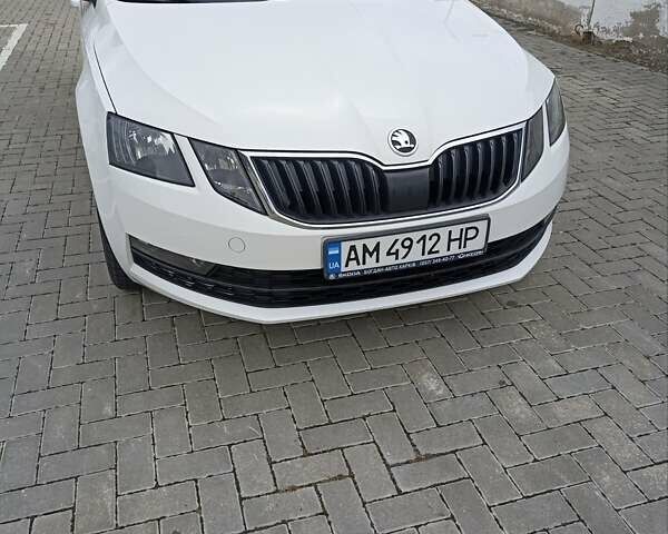 Белый Шкода Октавия, объемом двигателя 1.4 л и пробегом 142 тыс. км за 13700 $, фото 1 на Automoto.ua