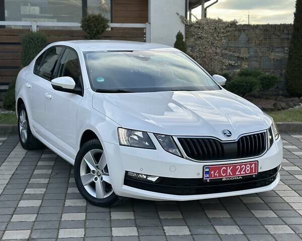 Белый Шкода Октавия, объемом двигателя 1.6 л и пробегом 188 тыс. км за 12350 $, фото 1 на Automoto.ua