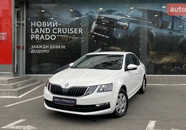 Шкода Октавия 2018 в Одессе на Automoto.ua Белый Шкода Октавия, объемом двигателя 1.6 л и пробегом 12 тыс. км за 15922 $, фото 1 на Automoto.ua