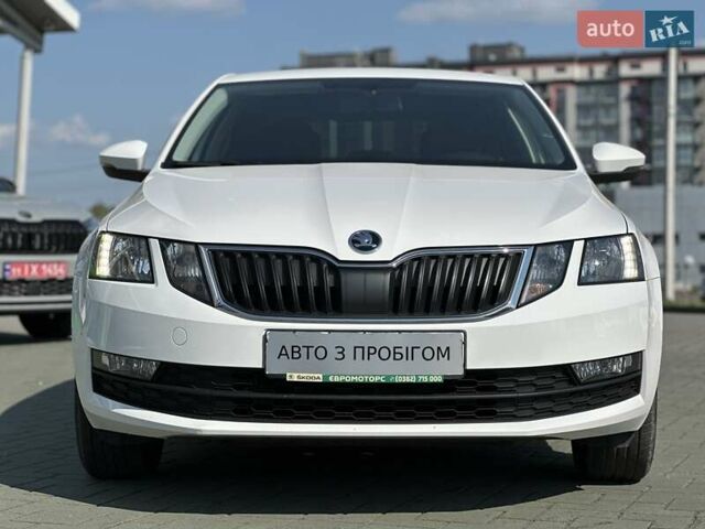 Білий Шкода Октавія, об'ємом двигуна 1.4 л та пробігом 92 тис. км за 16687 $, фото 1 на Automoto.ua