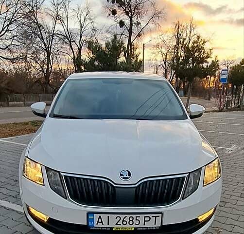 Белый Шкода Октавия, объемом двигателя 1.4 л и пробегом 113 тыс. км за 13500 $, фото 1 на Automoto.ua