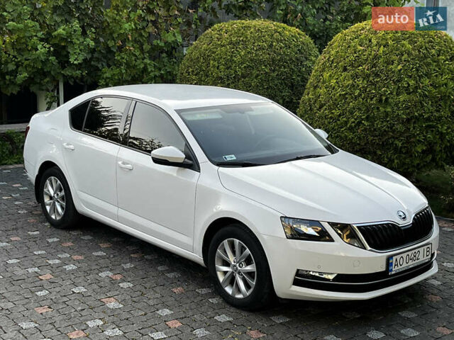 Білий Шкода Октавія, об'ємом двигуна 1.97 л та пробігом 103 тис. км за 19000 $, фото 1 на Automoto.ua