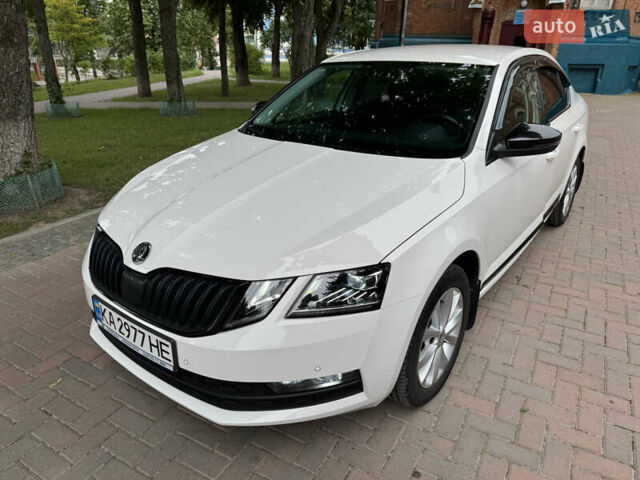 Белый Шкода Октавия, объемом двигателя 1.6 л и пробегом 93 тыс. км за 16900 $, фото 1 на Automoto.ua